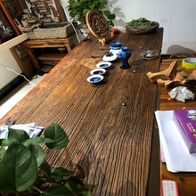 老榆木茶桌风化木板原木吧台桌复古老榆木实木圆桌餐桌老门板茶台