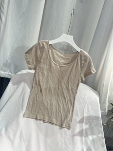 C-2-2夏季新款时尚纯色百搭上衣 女短袖T恤（面料不同大小随机）