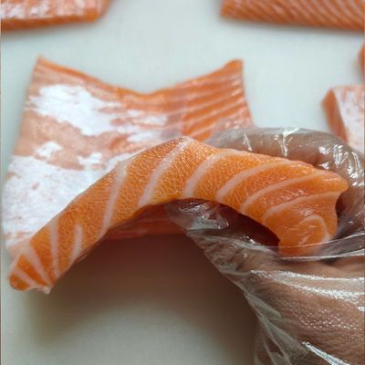 挪威冰鲜三文鱼腩刺身中段日料生鱼片鲑鱼现切现发包品质